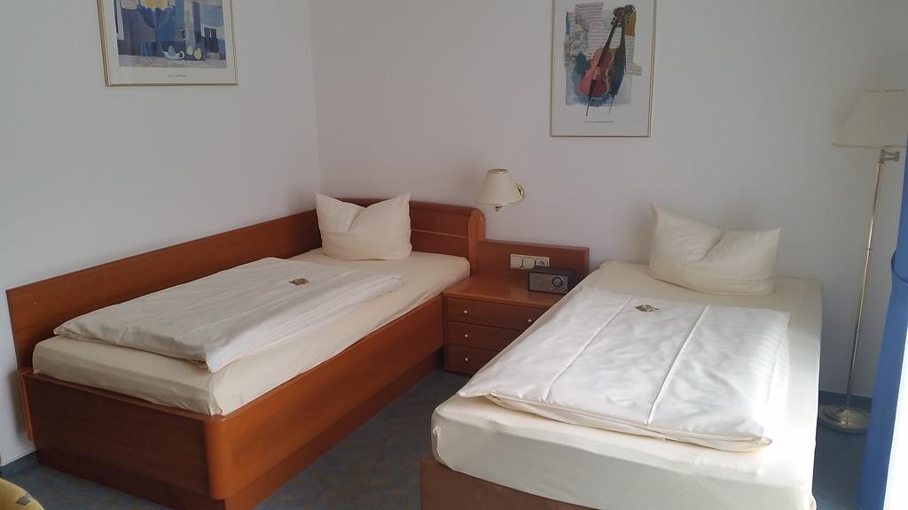 Central Inn Hotel Garni Eppelborn Kültér fotó